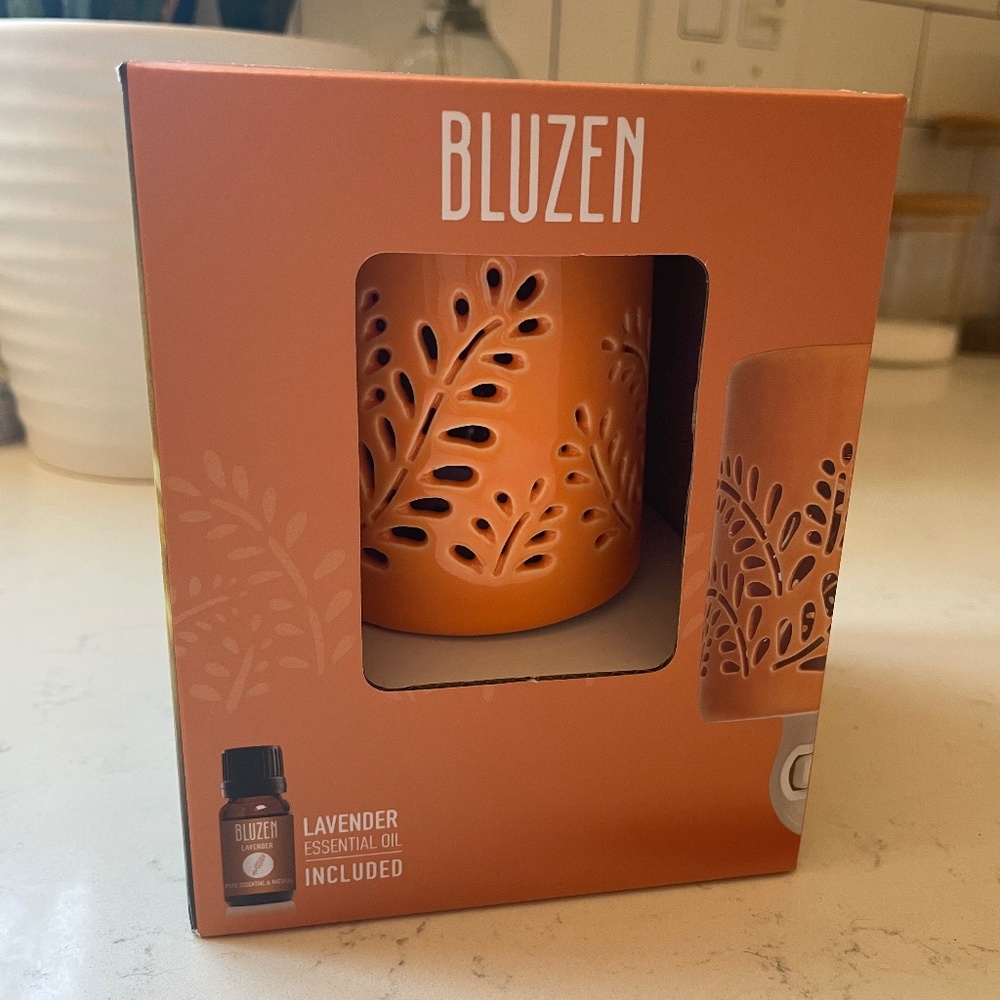 Bluzen Oil Diffuser Nightlight NIB